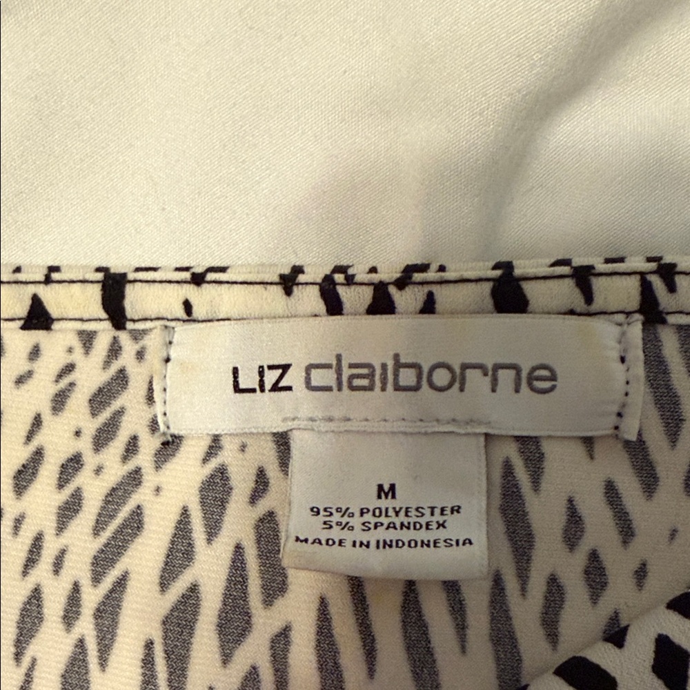 Liz Claiborne Monochrome Sleeveless Top - Picture 2 of 2